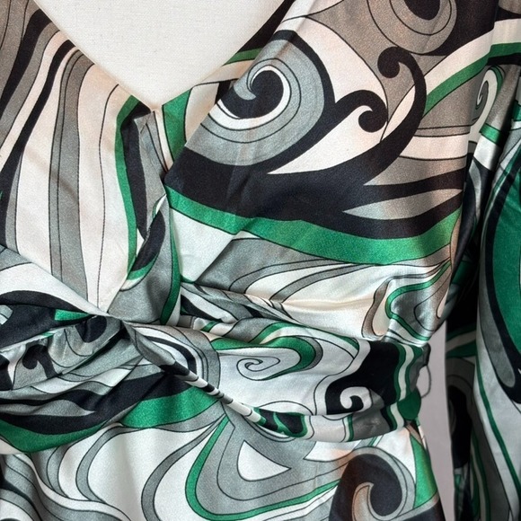 Dress Barn Womens Satin Flare Sleeve Green Baby Doll Tie Back Blouse SZ Petite L - Picture 2 of 12